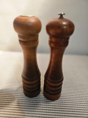Vintage Baribocraft salt and pepper set   G11
